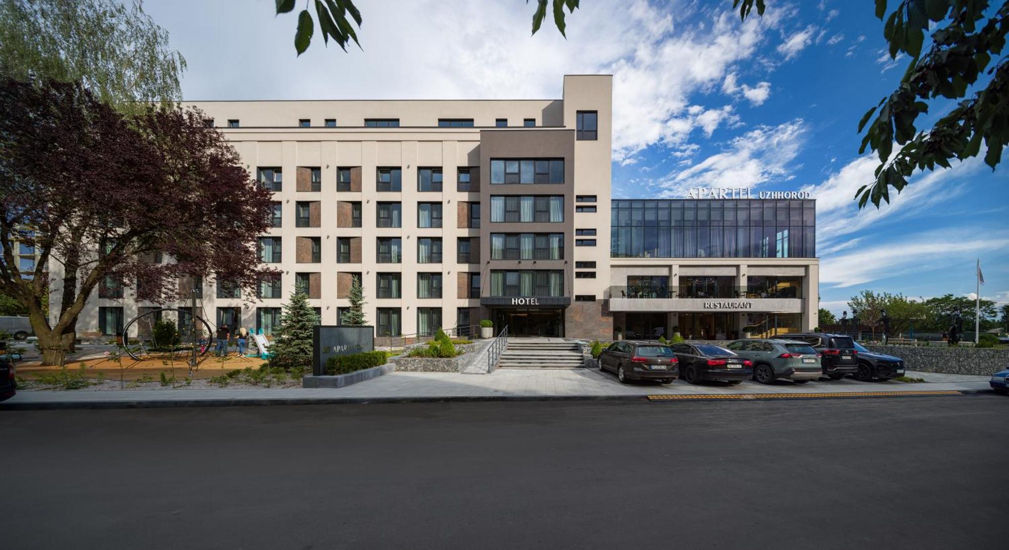 Apartel Uzhhorod Hotel Exterior photo