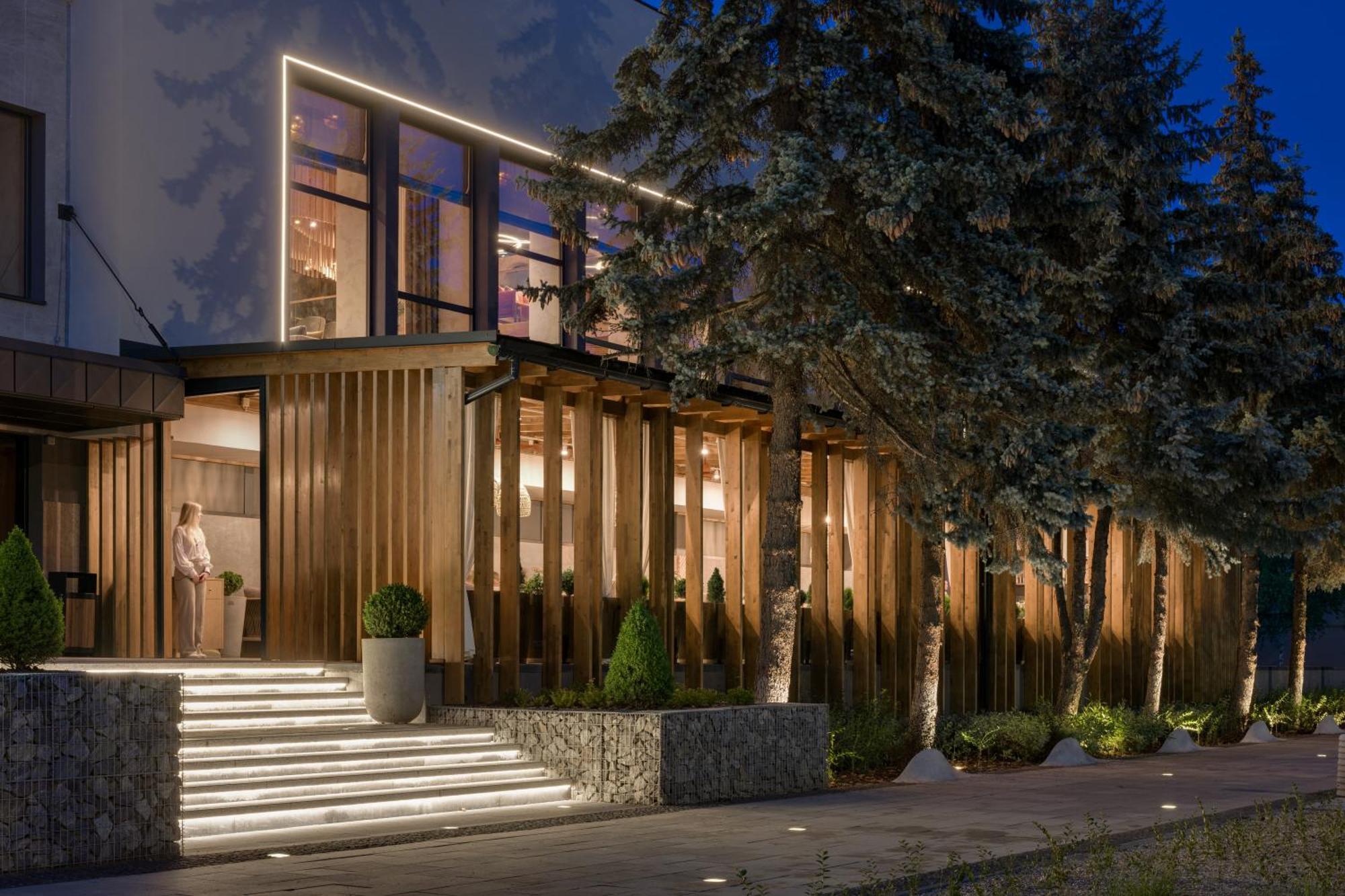Apartel Uzhhorod Exterior photo